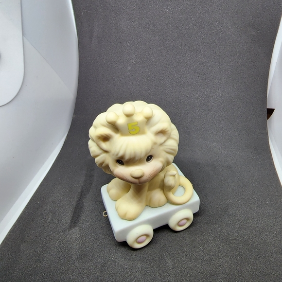 Precious Moments Lion Train Car - Picture 2 of 8